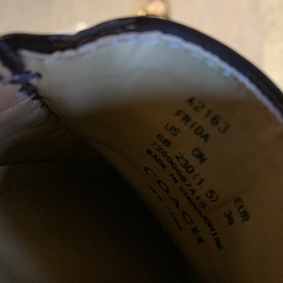 Coach Frida signature tan loafers Sz 6B NEWπ - Picture 7 of 8